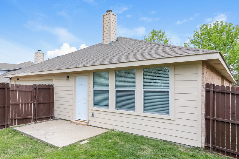3,170/Mo, 1236 Yukon Dr Glenn Heights, TX 75154 Rear View