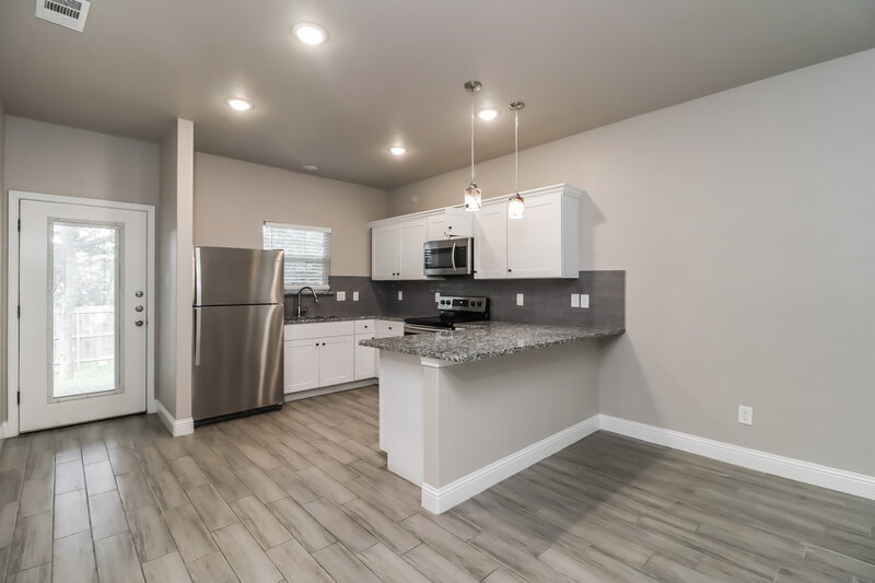 2,210/Mo, 2813 NW 19th St Fort Worth, TX 76106 Dining Room View 2