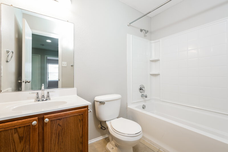 2,870/Mo, 2625 Redwood St Royse City, TX 75189 Bathroom View