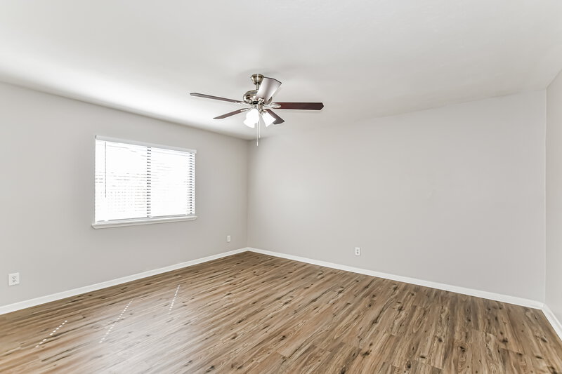 2,325/Mo, 413 Everest Ct Cedar Hill, TX 75104 Main Bedroom View 2