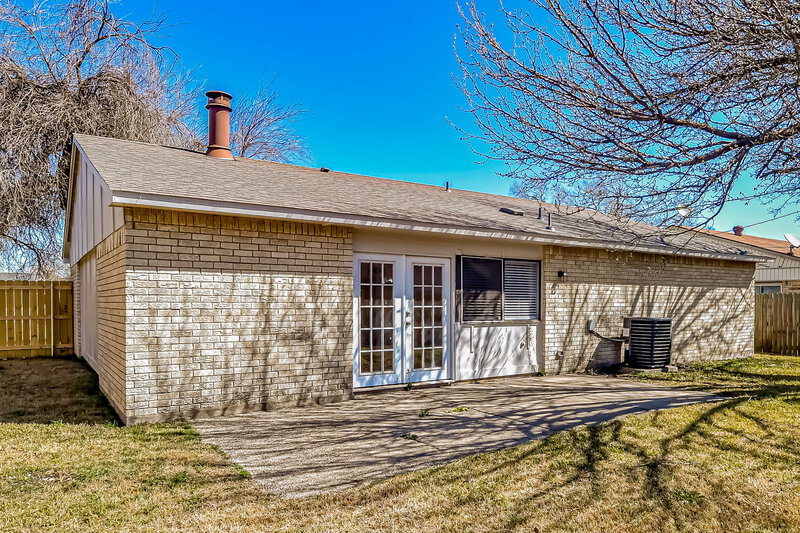 2,325/Mo, 413 Everest Ct Cedar Hill, TX 75104 Rear View