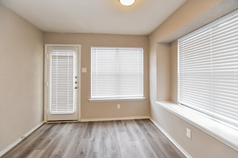 2,020/Mo, 1333 Wheatfield Dr Mesquite, TX 75149 Living Room View 3