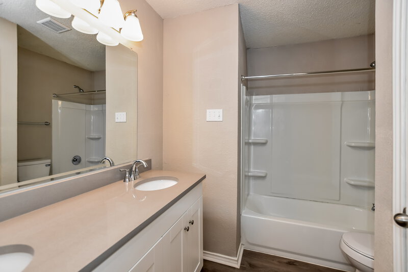 2,020/Mo, 1333 Wheatfield Dr Mesquite, TX 75149 Bathroom View 2