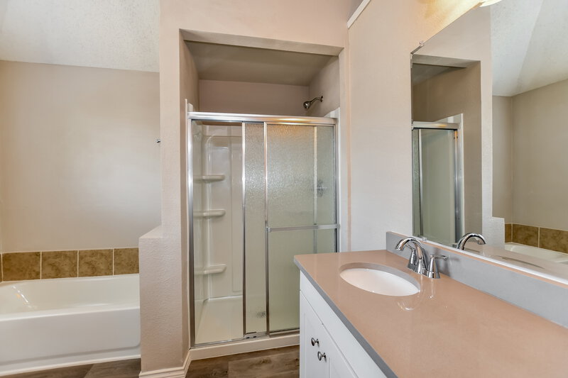 2,020/Mo, 1333 Wheatfield Dr Mesquite, TX 75149 Bathroom View 3