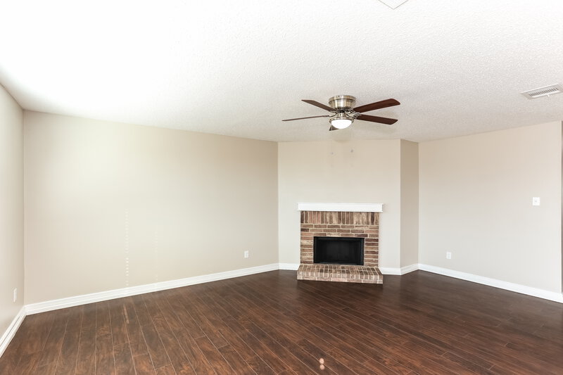 3,080/Mo, 621 Almandora Dr Arlington, TX 76002 Living Room View