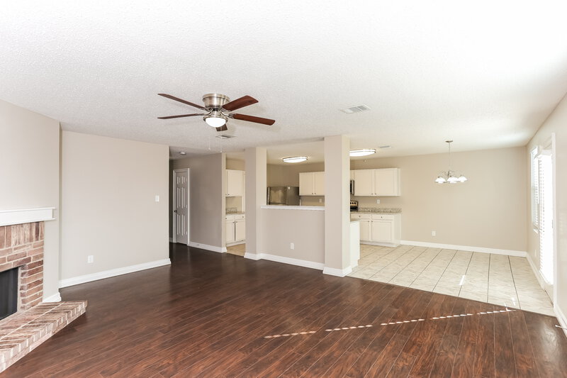 3,080/Mo, 621 Almandora Dr Arlington, TX 76002 Living Room View 3