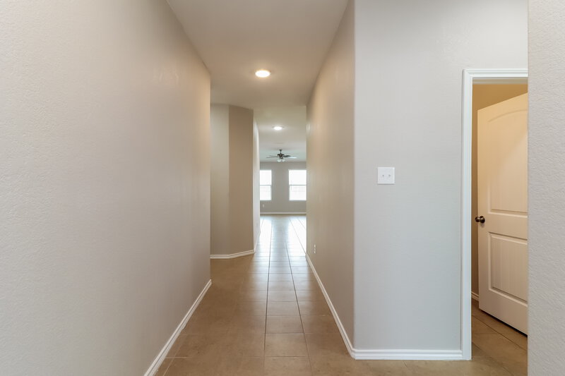 3,230/Mo, 441 Cameron Hill Pt Fort Worth, TX 76134 Foyer View