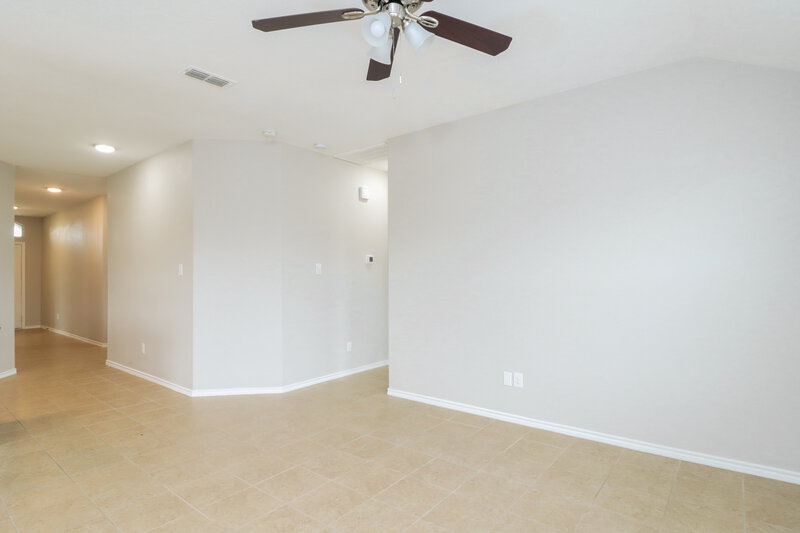 3,230/Mo, 441 Cameron Hill Pt Fort Worth, TX 76134 Living Room View