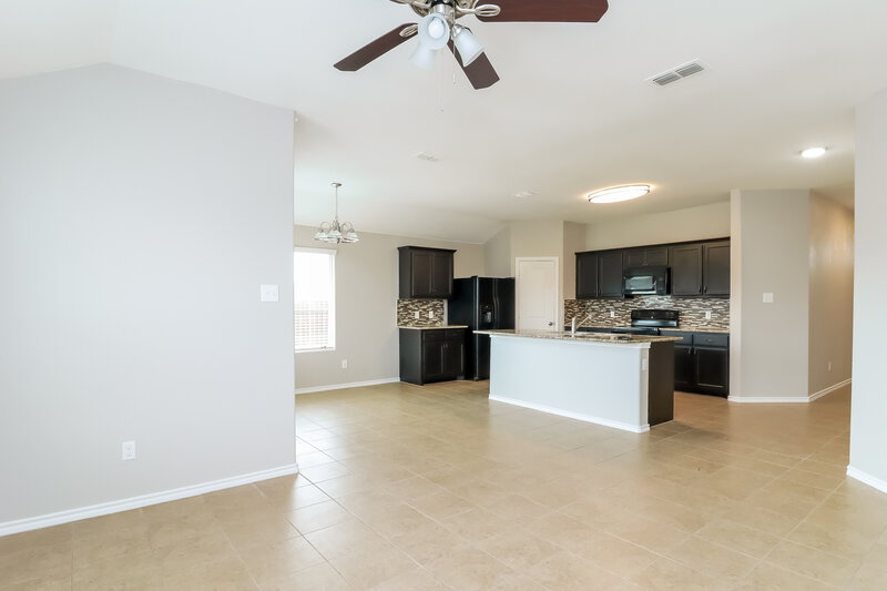 3,230/Mo, 441 Cameron Hill Pt Fort Worth, TX 76134 Living Room View 2