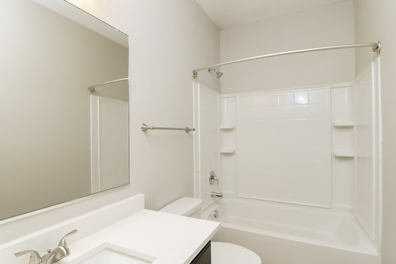 3,230/Mo, 441 Cameron Hill Pt Fort Worth, TX 76134 Bathroom View
