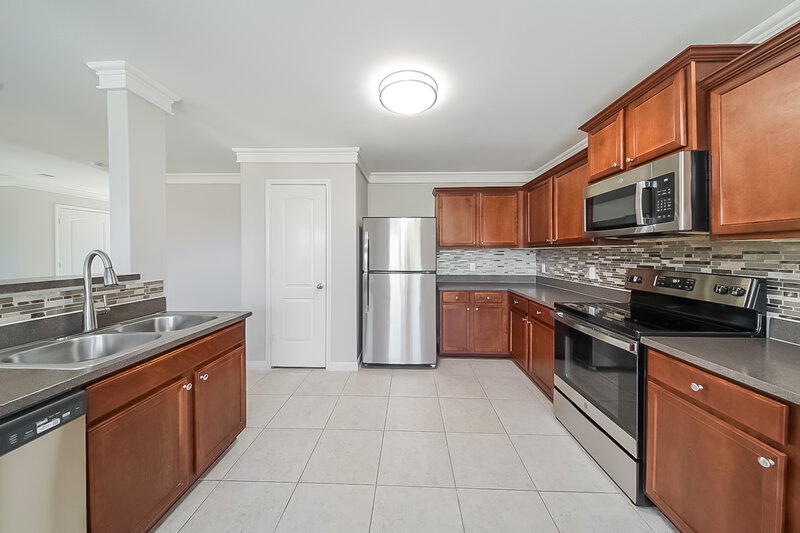 2,220/Mo, 8916 Highland Orchard Dr Fort Worth, TX 76179 Kitchen View 2