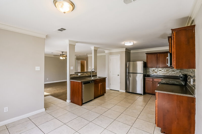 2,200/Mo, 8916 Highland Orchard Dr Fort Worth, TX 76179 Kitchen View 3
