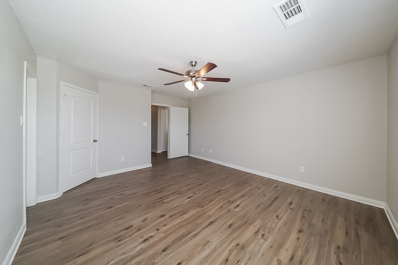 2,220/Mo, 8916 Highland Orchard Dr Fort Worth, TX 76179 Main Bedroom View 2