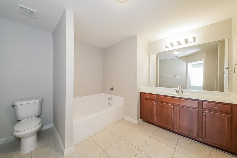 2,220/Mo, 8916 Highland Orchard Dr Fort Worth, TX 76179 Main Bathroom View