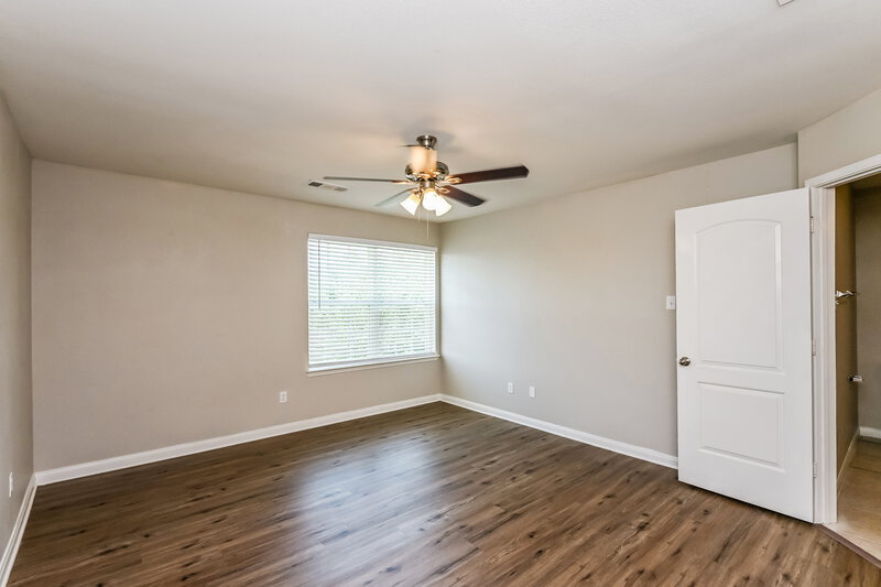 2,200/Mo, 8916 Highland Orchard Dr Fort Worth, TX 76179 Main Bedroom View 2