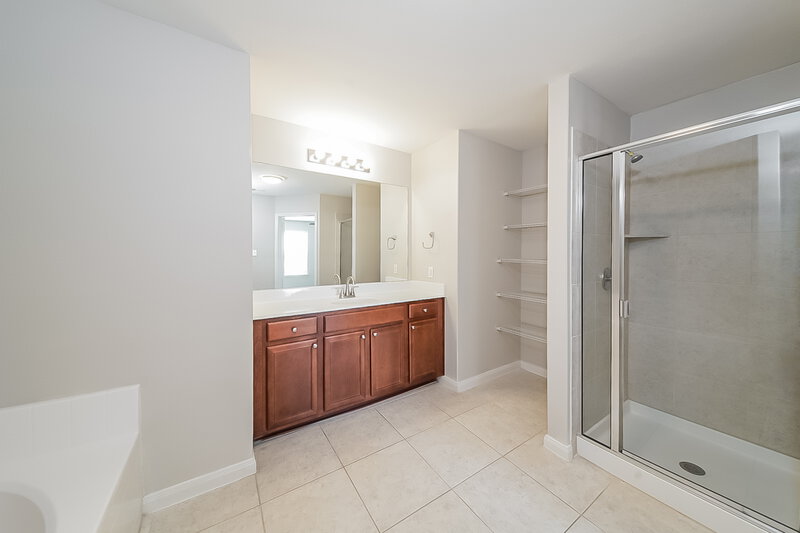 2,220/Mo, 8916 Highland Orchard Dr Fort Worth, TX 76179 Main Bathroom View 2