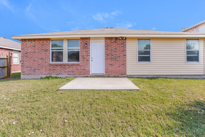 2,115/Mo, 1852 Lariat Dr Justin, TX 76247 Rear View