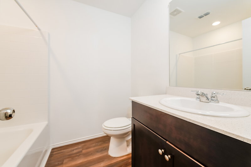 3,950/Mo, 14333 Desert Rain Trl Haslet, TX 76052 Bathroom View