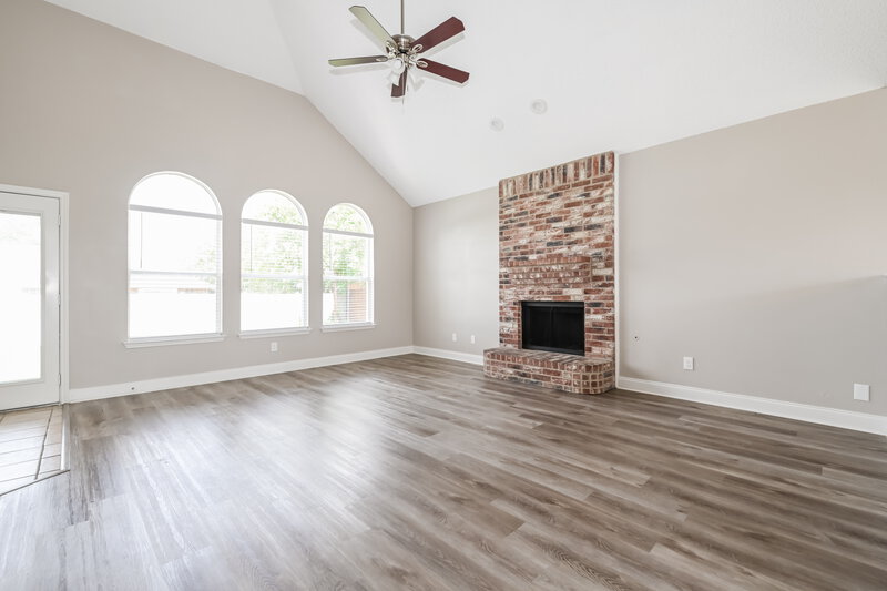 2,380/Mo, 918 Busby Dr Cedar Hill, TX 75104 Living Room View