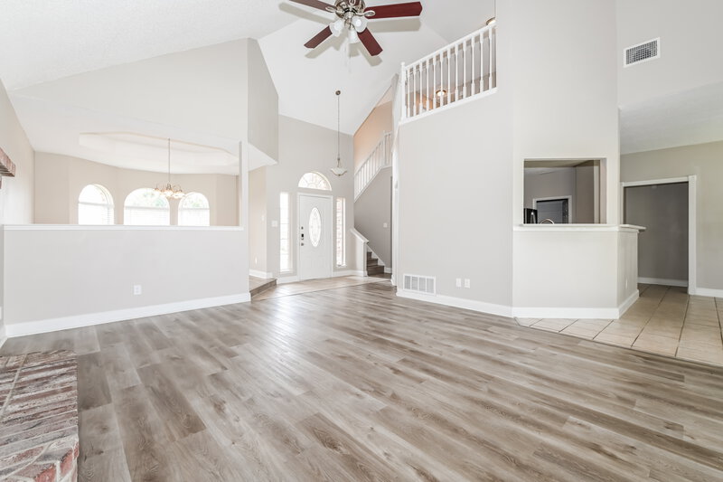 2,380/Mo, 918 Busby Dr Cedar Hill, TX 75104 Living Room View 2