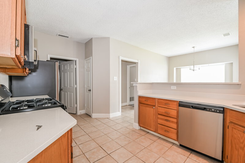 2,380/Mo, 918 Busby Dr Cedar Hill, TX 75104 Kitchen View 3