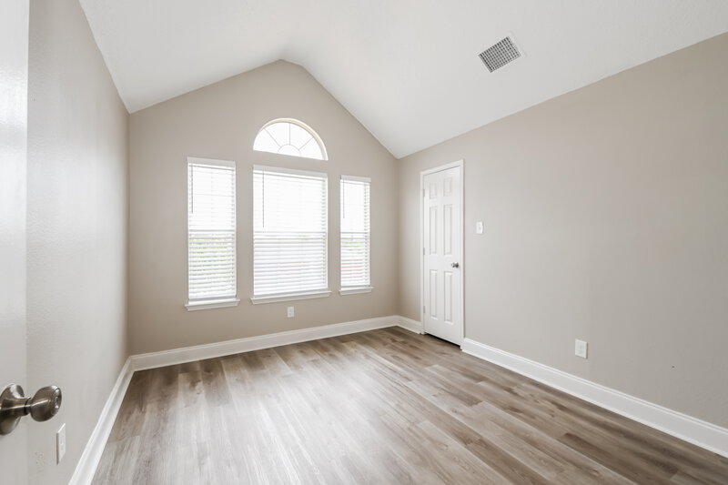 2,380/Mo, 918 Busby Dr Cedar Hill, TX 75104 Main Bedroom View 2