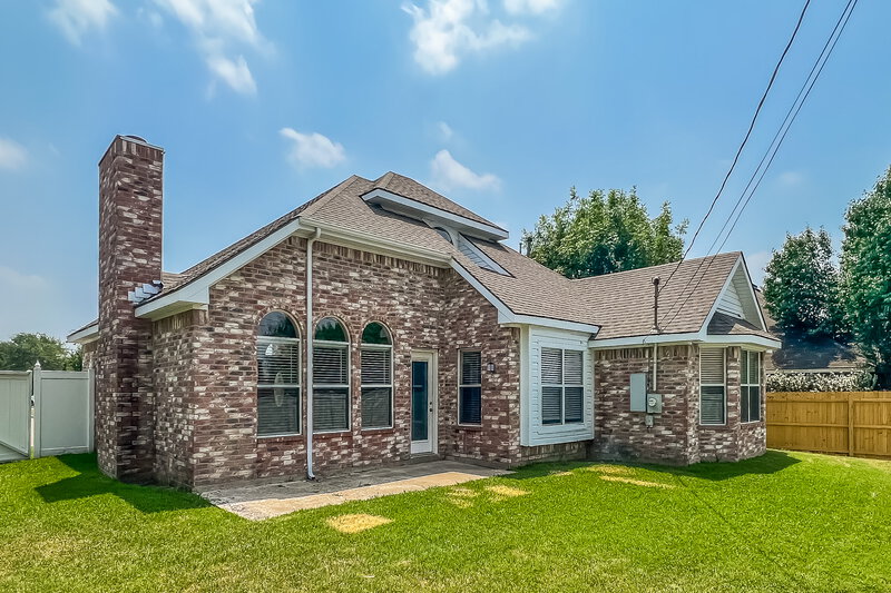 2,380/Mo, 918 Busby Dr Cedar Hill, TX 75104 Rear View