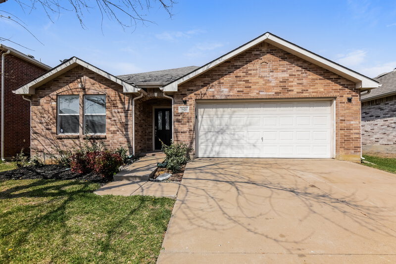 2,065/Mo, 7621 Indigo Ridge Dr # A1 Fort Worth, TX 76131 External View