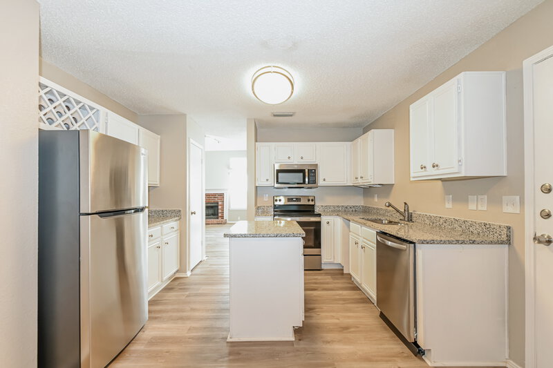 2,435/Mo, 2725 Park Valley Dr Mesquite, TX 75181 Kitchen View 2