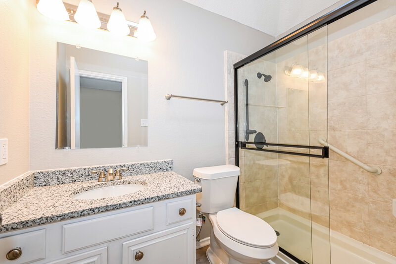 2,435/Mo, 2725 Park Valley Dr Mesquite, TX 75181 Bathroom View