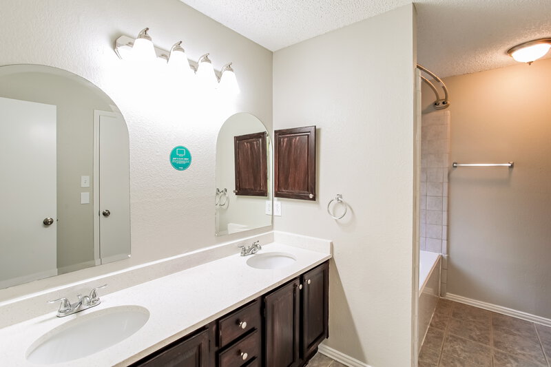 2,005/Mo, 6932 Bentley Ave Fort Worth, TX 76137 Main Bathroom View