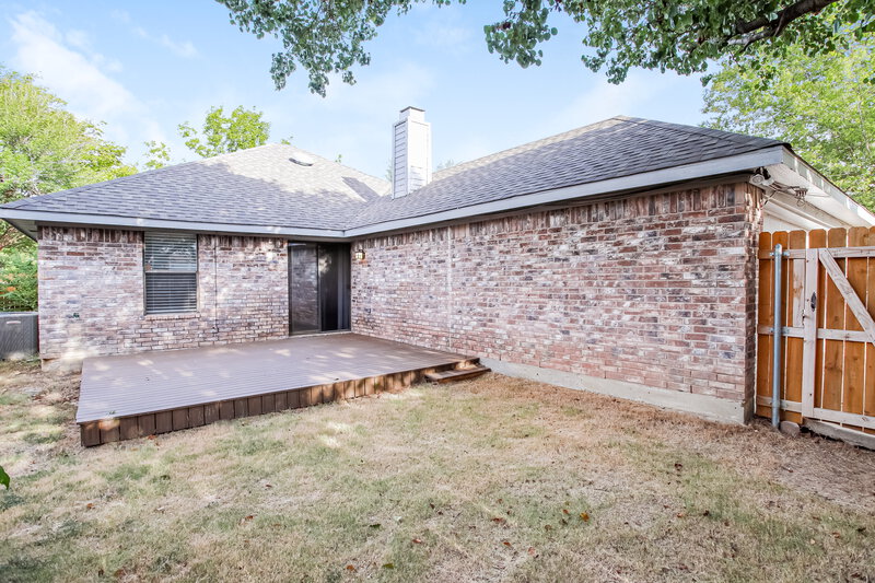 2,005/Mo, 6932 Bentley Ave Fort Worth, TX 76137 Rear View
