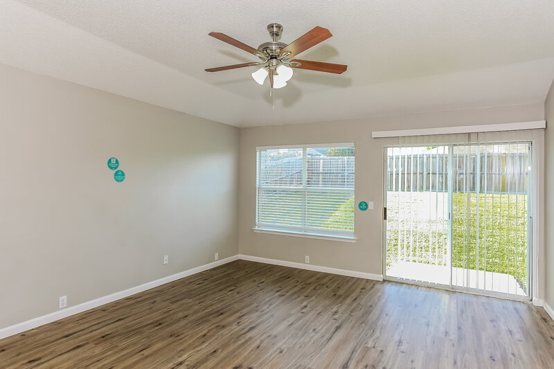 3,200/Mo, 1401 Anglican Dr Arlington, TX 76002 Living Room View 2