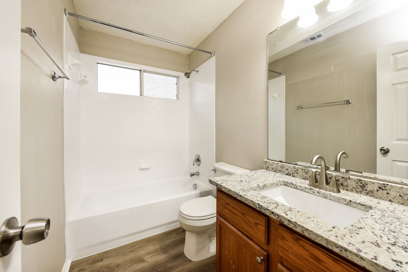 2,510/Mo, 3600 Aldersyde Dr Fort Worth, TX 76244 Bathroom View
