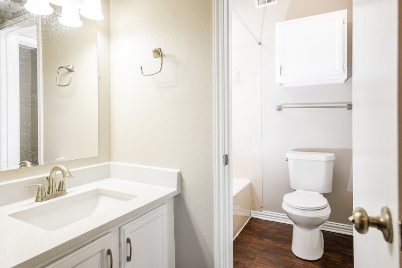 2,175/Mo, 210 Rodeo Dr Keller, TX 76248 Bathroom View