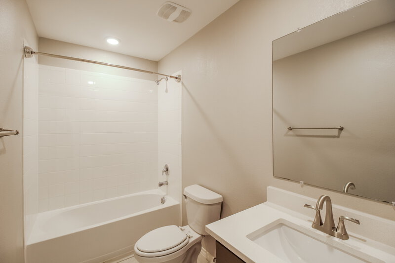 2,775/Mo, 3700 Skelton St Denton, TX 76207 Bathroom View