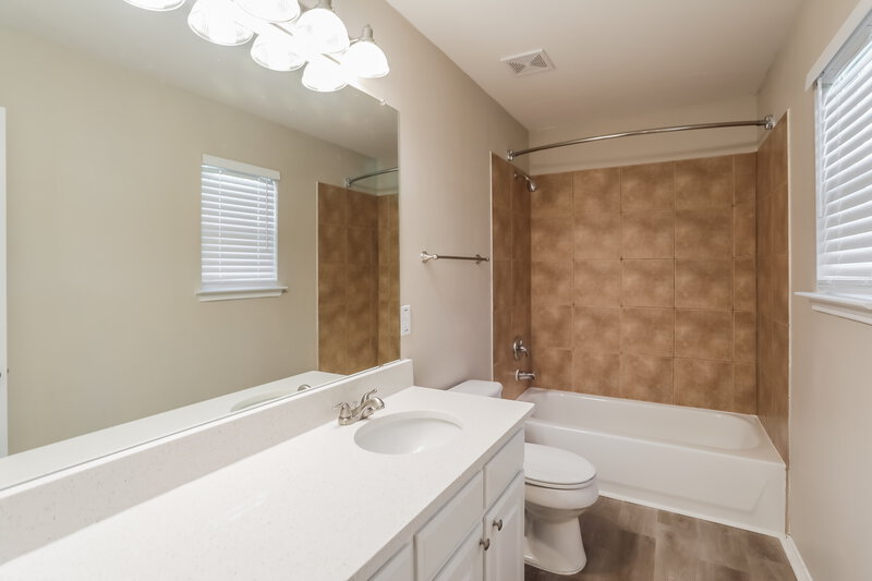 2,585/Mo, 3213 Topanga Canyon Dr Corinth, TX 76210 Main Bathroom View