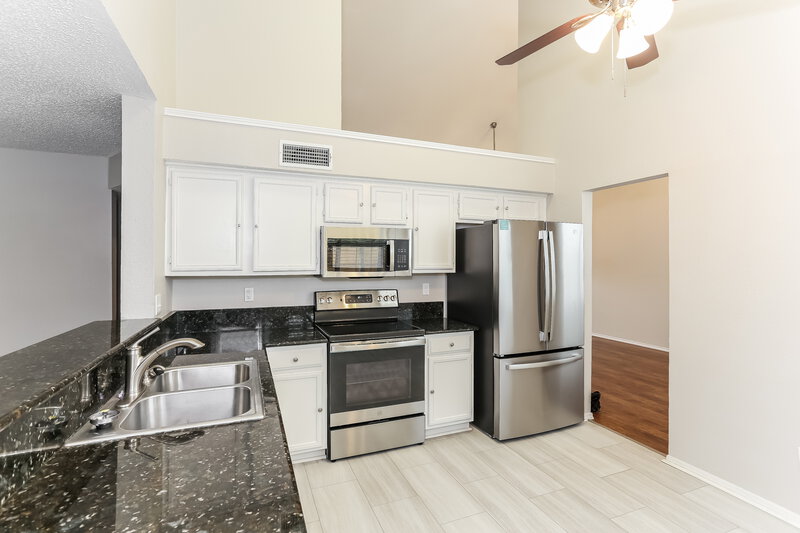 2,805/Mo, 2419 Bennington Dr Arlington, TX 76018 Kitchen View
