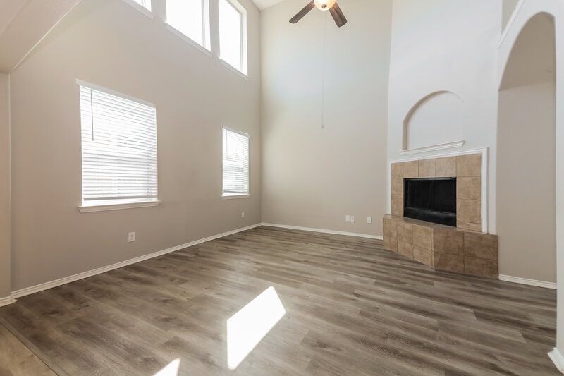 0/Mo, 1820 Plymouth Dr Providence Village, TX 76227 Living Room View