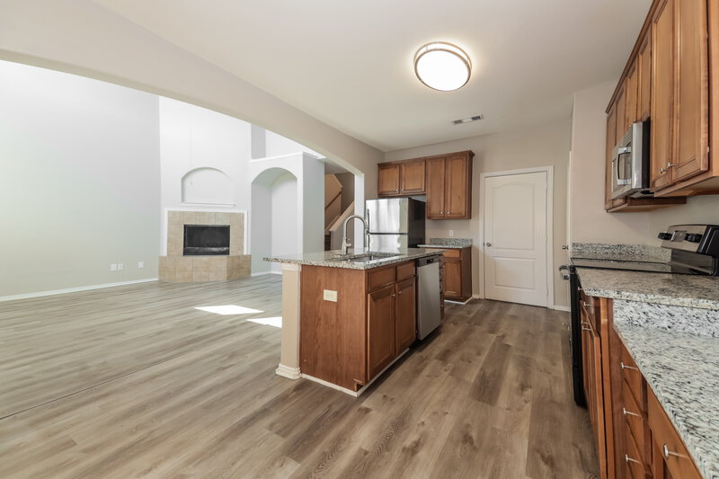 0/Mo, 1820 Plymouth Dr Providence Village, TX 76227 Kitchen View 2