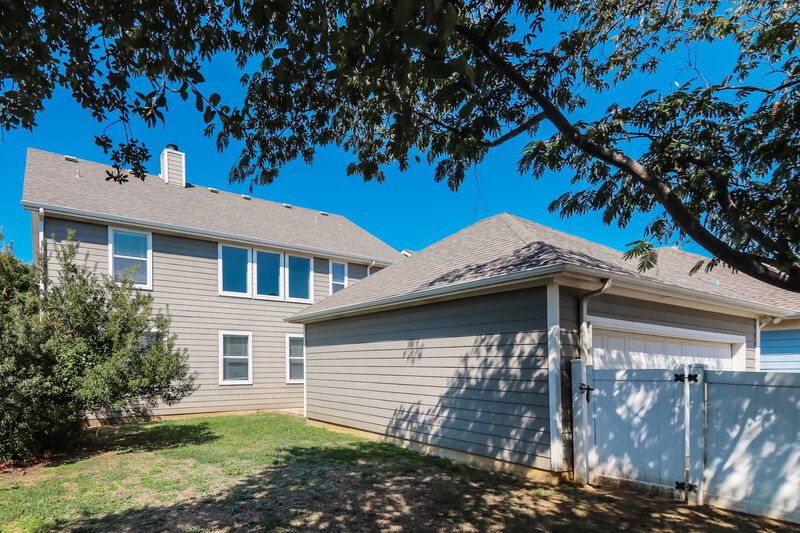 0/Mo, 1820 Plymouth Dr Providence Village, TX 76227 Rear View