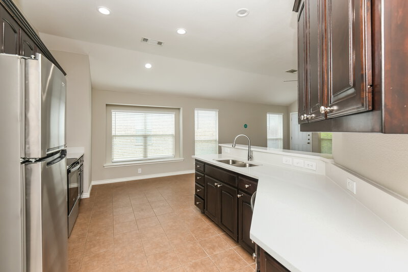 2,095/Mo, 272 Spring Hollow Dr Saginaw, TX 76131 Kitchen View