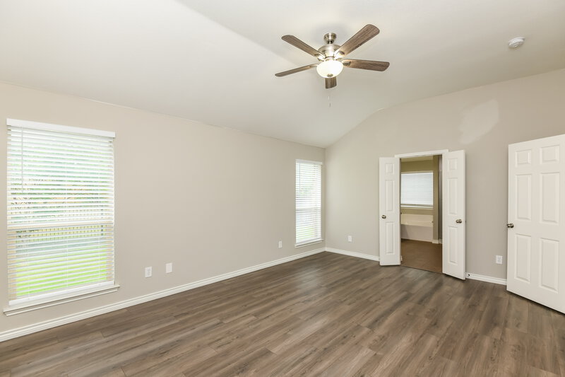 2,095/Mo, 272 Spring Hollow Dr Saginaw, TX 76131 Main Bedroom View