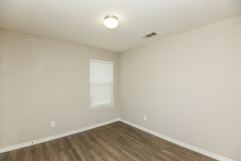 2,095/Mo, 272 Spring Hollow Dr Saginaw, TX 76131 Bedroom View 2