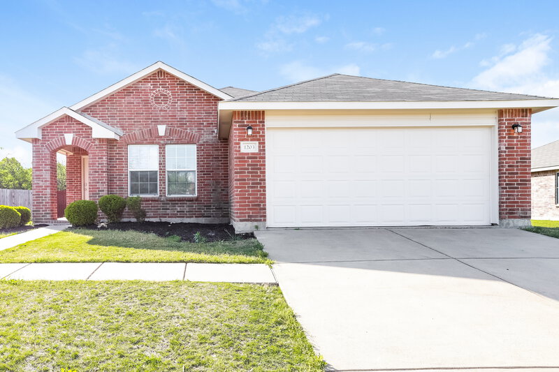 2,020/Mo, 1203 Krista Dr Burleson, TX 76028 External View
