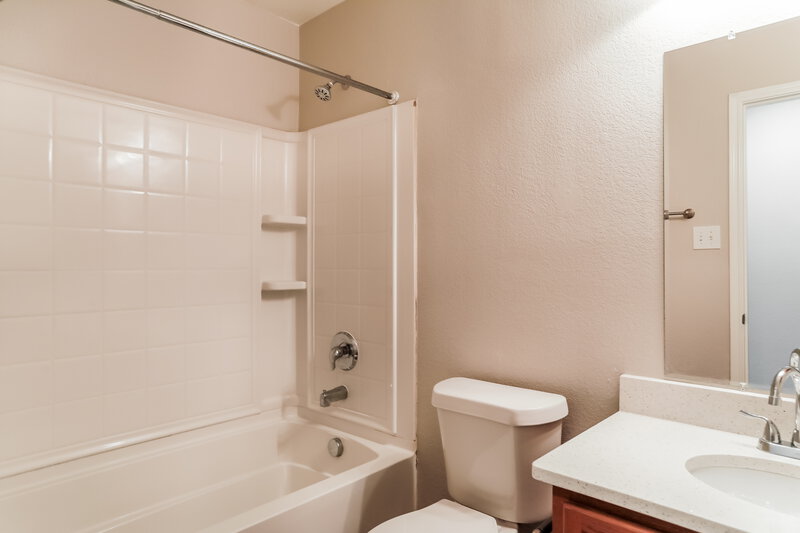 2,020/Mo, 1203 Krista Dr Burleson, TX 76028 Bathroom View