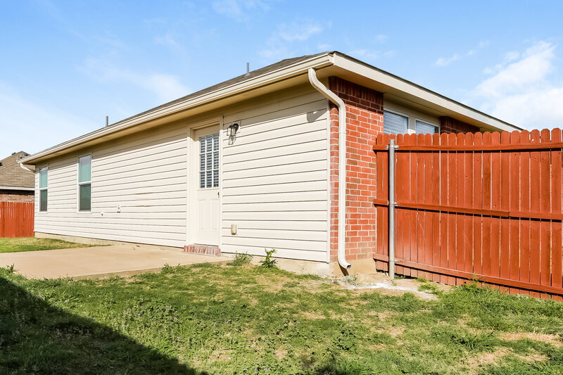 2,020/Mo, 1203 Krista Dr Burleson, TX 76028 Rear View