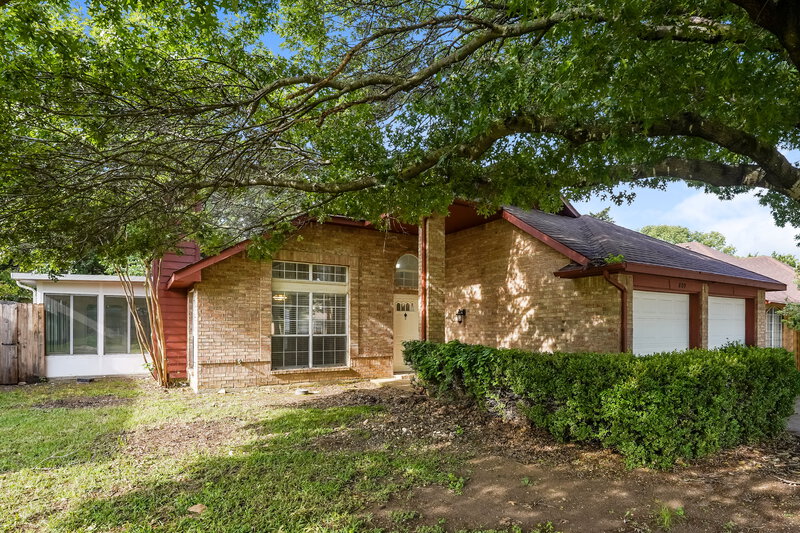 2,380/Mo, 809 Clover Hill Ln Cedar Hill, TX 75104 Front View