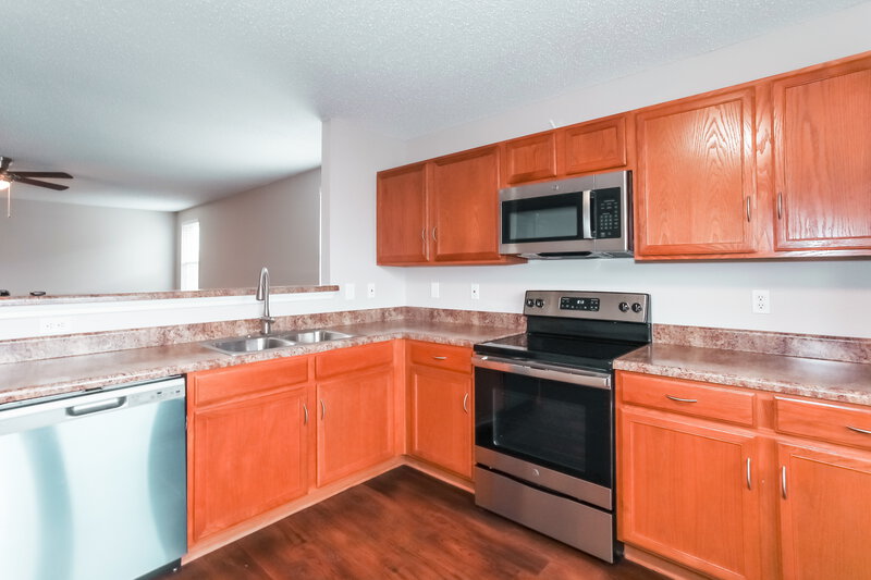 2,100/Mo, 3512 Butler Dr Denton, TX 76210 Kitchen View 2