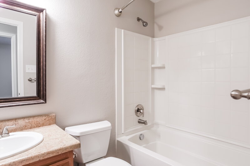 2,100/Mo, 3512 Butler Dr Denton, TX 76210 Bathroom View